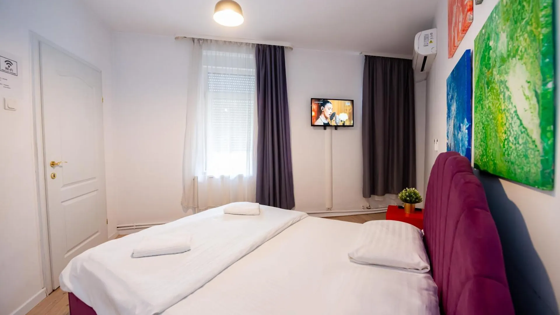 Ideal Accommodation Unirii Square Бухарест 0*,  Румыния