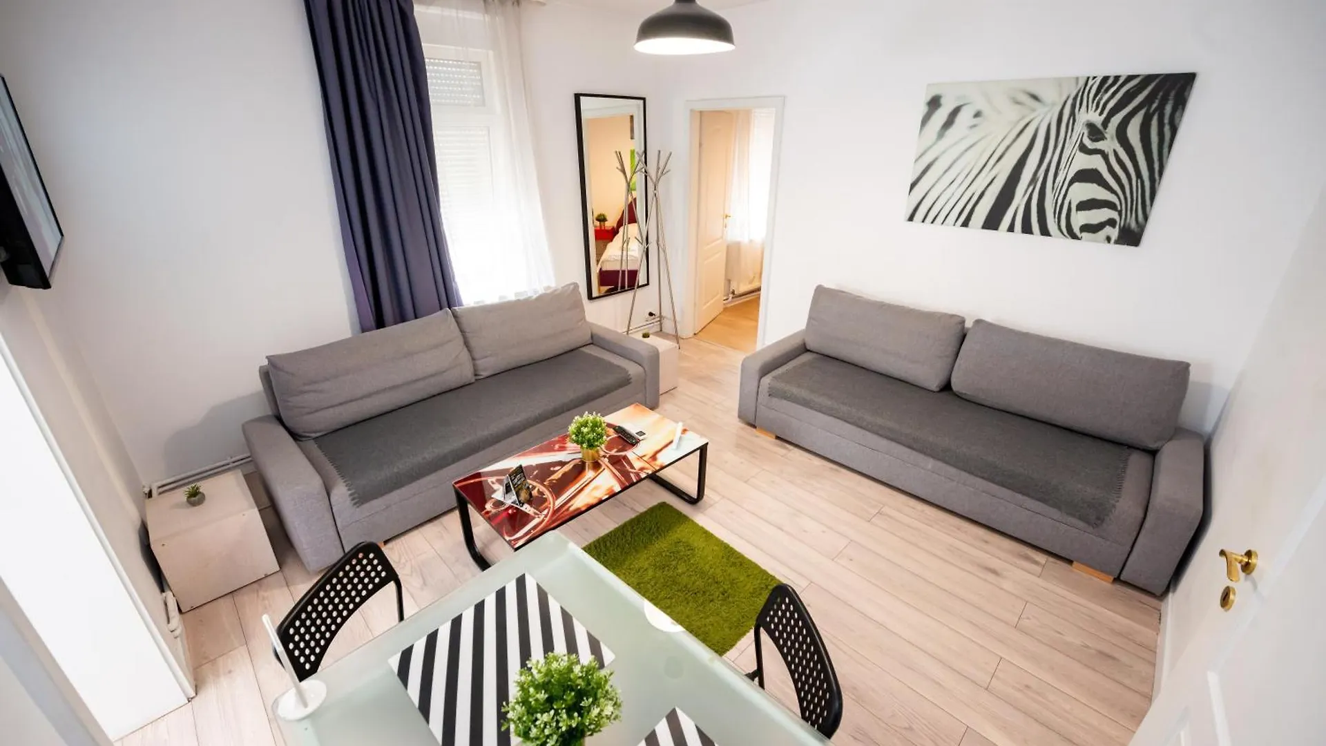 Ideal Accommodation Unirii Square Бухарест 0*,